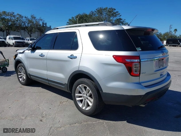 2014 Ford Explorer XLT with VIN 1FM5K7D98EGB66763, listed as a IAAI auction lot 40933042 with 126,929 mi miles. Bid and sale history available at carsss.com. Image 3.