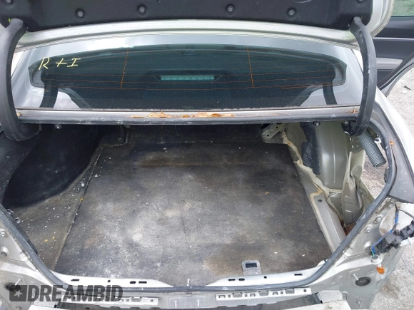 2019 Toyota Camry LE z VIN 4T1B11HK9KU708465, wystawiony jako IAAI lot #41921754 z przebiegiem 119 106 mil mil oraz . Historia ofert i sprzedaży dostępna na DreamBid. Obrazek 19.