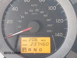 2010 Toyota RAV4 z VIN JTMZF4DV2AD017346, wystawiony jako IAAI lot #42641598 z przebiegiem 237 460 mil mil oraz . Historia ofert i sprzedaży dostępna na DreamBid. Obrazek 15.