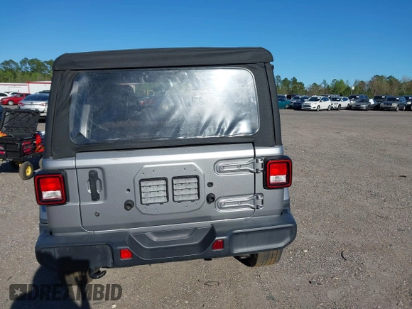 2020 Jeep Wrangler Unlimited Sahara with VIN 1C4HJXEN6LW210682, listed as a IAAI auction lot 41836201 with 32,925 mi miles. Bid and sale history available at carsss.com. Image 15.