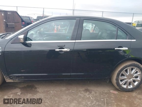 2011 Lincoln MKZ with VIN 3LNHL2GC9BR766667, listed as a IAAI auction lot 41932097 with 178,121 mi miles. Bid and sale history available at carsss.com. Image 14.