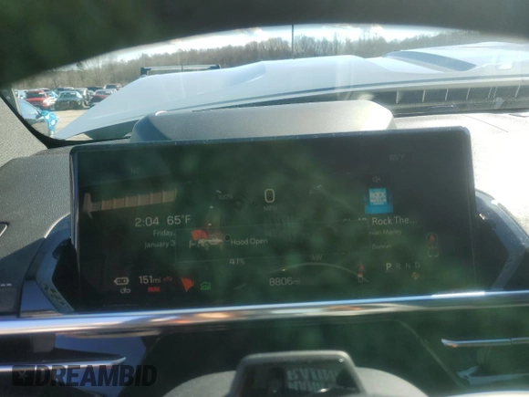 2024 GMC Sierra 1500 with VIN 1GT401EL5RU401222, listed as a Copart auction lot 43251615 with 8,806 mi miles and Salvage Title. Bid and sale history available at DreamBid. Image 9.