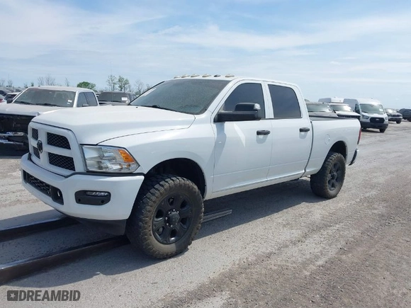 2018 Ram 2500 Tradesman with VIN 3C6UR4CJ0JG188350, listed as a IAAI auction lot 41787630 with 122,434 mi miles. Bid and sale history available at carsss.com. Image 2.