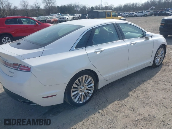 2016 Lincoln MKZ with VIN 3LN6L2J91GR620193, listed as a IAAI auction lot 41807038 with 61,235 mi miles. Bid and sale history available at carsss.com. Image 4.