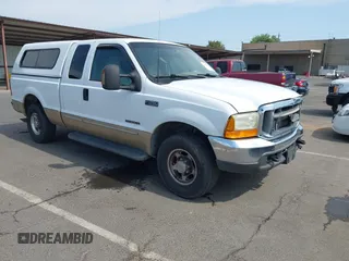 2000 Ford F-250 XL z VIN 1FTNX20F2YEB01699, wystawiony jako IAAI lot #42458480 z przebiegiem 407 907 mil mil oraz . Historia ofert i sprzedaży dostępna na DreamBid. Obrazek 1.