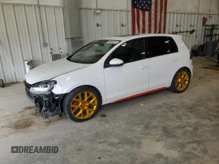 2013 Volkswagen GTI Autobahn с VIN WVWHD7AJ5DW130284, выставлен на аукционе Copart как лот 49885435 с пробегом 106 121 миль миль и На запчасти • Non repairable. История ставок и продаж доступна на DreamBid. Изображение 1.