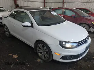 2013 Volkswagen Eos Executive с VIN WVWFW8AH3DV006878, выставлен на аукционе IAAI как лот 41415816 с пробегом 93 013 миль миль и . История ставок и продаж доступна на DreamBid. Изображение 1.