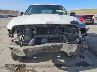 2017 Ram 1500 ST z VIN 1C6RR7FT6HS773618, wystawiony jako Copart lot #51469415 z przebiegiem 164 388 mil mil oraz Szkoda całkowita • Salvage title. Historia ofert i sprzedaży dostępna na DreamBid. Obrazek 5.