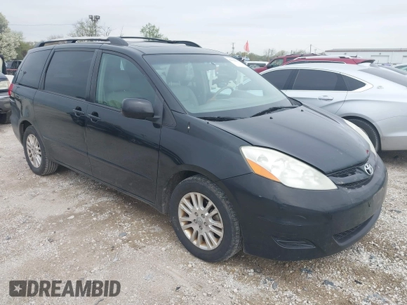 2009 Toyota Sienna XLE with VIN 5TDZK22C09S225520, listed as a IAAI auction lot 42126813 with 217,573 mi miles. Bid and sale history available at carsss.com. Image 1.