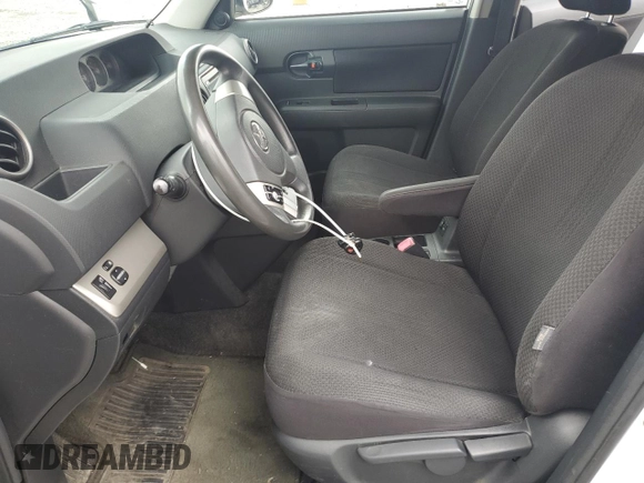 2008 Scion xB z VIN JTLKE50E981026996, wystawiony jako Copart lot #57676945 z przebiegiem 223 038 mil mil oraz Szkody całkowita. Historia ofert i sprzedaży dostępna na DreamBid. Obrazek 7.