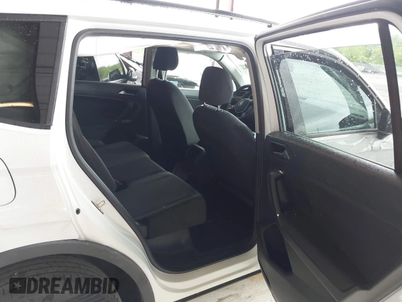 2020 Volkswagen Tiguan S z VIN 3VV1B7AX1LM110352, wystawiony jako IAAI lot #42224581 z przebiegiem 60 597 mil mil oraz . Historia ofert i sprzedaży dostępna na DreamBid. Obrazek 8.