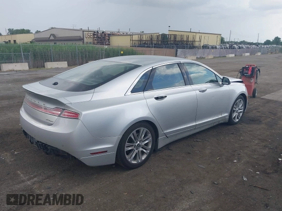 2013 Lincoln MKZ z VIN 3LN6L2G98DR803528, wystawiony jako IAAI lot #42573341 z przebiegiem 140 006 mil mil oraz . Historia ofert i sprzedaży dostępna na DreamBid. Obrazek 4.
