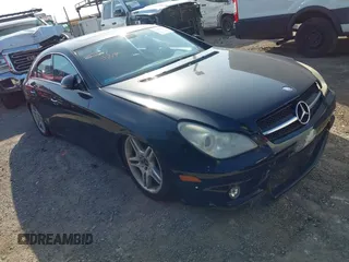 2007 Mercedes-Benz CLS 550 z VIN WDDDJ72X77A099959, wystawiony jako IAAI lot #42543719 z przebiegiem 102 321 mil mil oraz . Historia ofert i sprzedaży dostępna na DreamBid. Obrazek 1.
