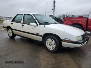 1993 Chevrolet Corsica LT z VIN 1G1LT53T4PY262289, wystawiony jako Copart lot #81687643 z przebiegiem 236 597 mil mil oraz Tytuł czysty. Historia ofert i sprzedaży dostępna na DreamBid. Obrazek 4.