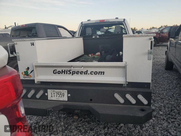 2024 Ford F-350 z VIN 1FT8X3AA0REF17323, wystawiony jako Copart lot #50210635 z przebiegiem 4 180 mil mil oraz Szkoda całkowita • Salvage title. Historia ofert i sprzedaży dostępna na DreamBid. Obrazek 6.