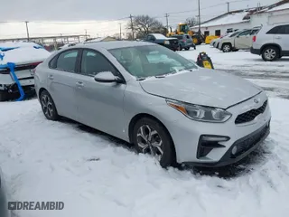2021 Kia Forte LXS with VIN 3KPF24ADXME405132, listed as a IAAI auction lot 41532767 with 31,793 mi miles. Bid and sale history available at carsss.com. Image 1.