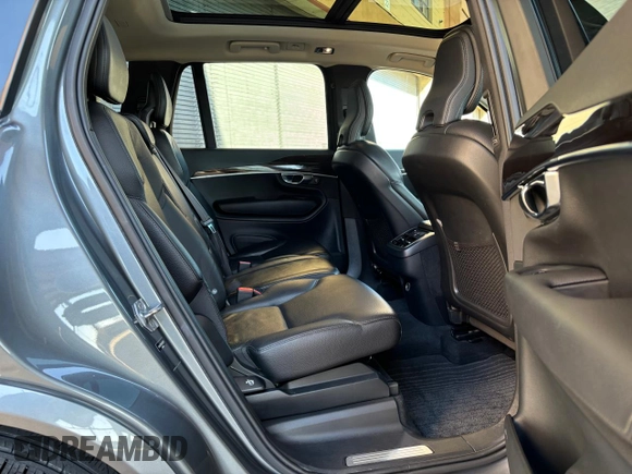 2019 Volvo XC90 Momentum with VIN YV4A22PK6K1484218, listed as a Copart auction lot 48704305 with 40,414 mi miles and Salvage Title. Bid and sale history available at carsss.com. Image 8.