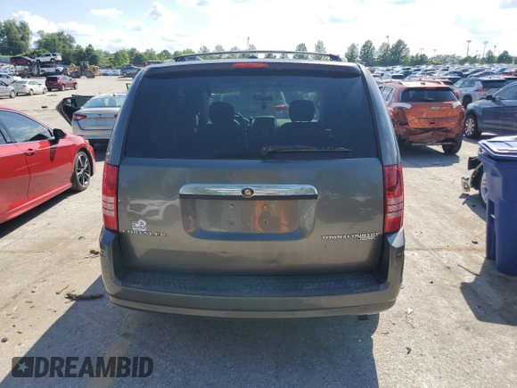 2010 Chrysler Town & Country Touring z VIN 2A4RR5D11AR301021, wystawiony jako Copart lot #61677465 z przebiegiem 173 211 mil mil oraz Czysty tytuł • Clean title. Historia ofert i sprzedaży dostępna na DreamBid. Obrazek 6.