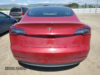 2018 Tesla Model 3 Long Range Battery z VIN 5YJ3E1EA4JF061733, wystawiony jako Copart lot #54885335 z przebiegiem 84 700 mil mil oraz Szkoda całkowita • Salvage title. Historia ofert i sprzedaży dostępna na DreamBid. Obrazek 6.