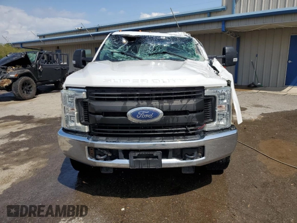 2018 Ford Super Duty F-250 SRW XL with VIN 1FT7W2BT2JEC56242, listed as a Copart auction lot 51100435 with 203,831 mi miles and Salvage Title. Bid and sale history available at carsss.com. Image 5.