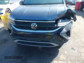 2022 Volkswagen Taos SE z VIN 3VVTX7B2XNM073480, wystawiony jako IAAI lot #41593882 z przebiegiem 93 363 mil mil oraz . Historia ofert i sprzedaży dostępna na DreamBid. Obrazek 12.