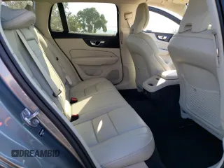 2020 Volvo V60 z VIN YV4102WK7L1038975, wystawiony jako Copart lot #65404633 z przebiegiem 27 633 mil mil oraz . Historia ofert i sprzedaży dostępna na DreamBid. Obrazek 10.