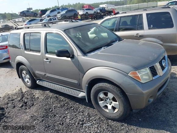 2006 Nissan Pathfinder SE with VIN 5N1AR18U66C661526, listed as a IAAI auction lot 42080428 with 205,044 mi miles. Bid and sale history available at carsss.com. Image 1.