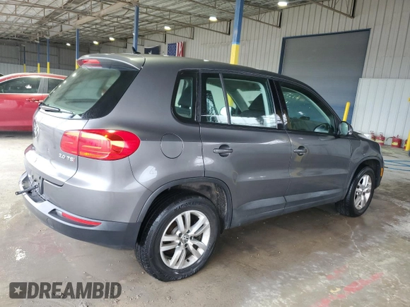 2014 Volkswagen Tiguan SE z VIN WVGAV3AX6EW542464, wystawiony jako Copart lot #84672184 z przebiegiem 144 064 mil mil oraz Czysty tytuł • Clean title. Historia ofert i sprzedaży dostępna na DreamBid. Obrazek 3.