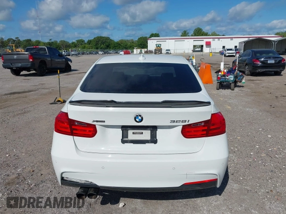 2015 BMW 3 Series 328i xDrive z VIN WBA3B3C58FF548041, wystawiony jako IAAI lot #42038075 z przebiegiem 113 974 mil mil oraz . Historia ofert i sprzedaży dostępna na DreamBid. Obrazek 16.