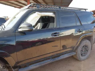 2016 Toyota 4Runner SR5 with VIN JTEZU5JR3G5136573, listed as a IAAI auction lot 41243438 with 109,897 mi miles. Bid and sale history available at carsss.com. Image 14.