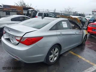 2013 Hyundai Sonata SE with VIN 5NPEC4AC2DH621620, listed as a IAAI auction lot 41803289 with 1 mi miles. Bid and sale history available at carsss.com. Image 4.