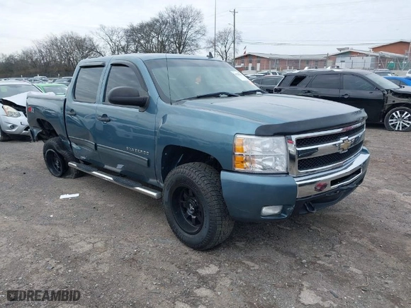 2010 Chevrolet Silverado 1500 LT with VIN 3GCRKSE38AG195486, listed as a IAAI auction lot 41589217 with 188,736 mi miles. Bid and sale history available at carsss.com. Image 1.