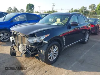 2016 Infiniti QX70 z VIN JN8CS1MW6GM750425, wystawiony jako IAAI lot #42259340 z przebiegiem 79 350 mil mil oraz . Historia ofert i sprzedaży dostępna na DreamBid. Obrazek 18.