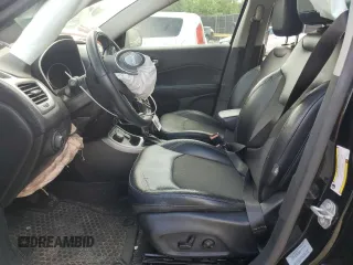 2017 Jeep Compass Latitude z VIN 3C4NJDBBXHT692369, wystawiony jako Copart lot #56152005 z przebiegiem 72 578 mil mil oraz Szkoda całkowita • Salvage title. Historia ofert i sprzedaży dostępna na DreamBid. Obrazek 7.