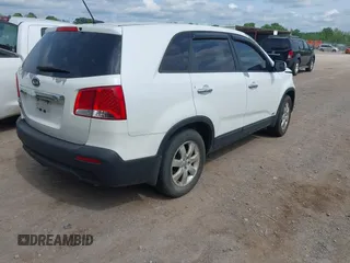 2013 Kia Sorento LX with VIN 5XYKTDA65DG415454, listed as a IAAI auction lot 42139669 with 163,476 mi miles. Bid and sale history available at carsss.com. Image 4.