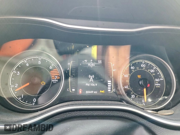 2021 Jeep Cherokee Altitude with VIN 1C4PJLLB0MD215189, listed as a Copart auction lot 61094535 with 88,449 mi miles and Salvage title. Bid and sale history available at DreamBid. Image 9.