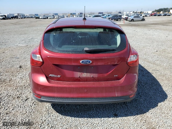 2014 Ford Focus SE with VIN 1FADP3K25EL453510, listed as a Copart auction lot 46935255 with 92,810 mi miles and Salvage Title. Bid and sale history available at carsss.com. Image 6.