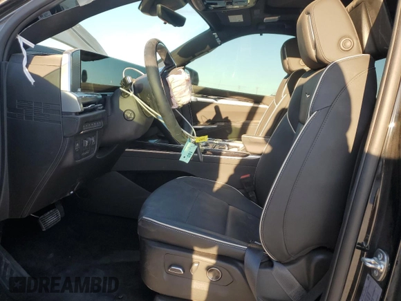2025 Cadillac Escalade z VIN 1GYS9PRL6SR137800, wystawiony jako Copart lot #49889855 z przebiegiem 3 031 mil mil oraz Szkoda całkowita • Salvage title. Historia ofert i sprzedaży dostępna na DreamBid. Obrazek 7.