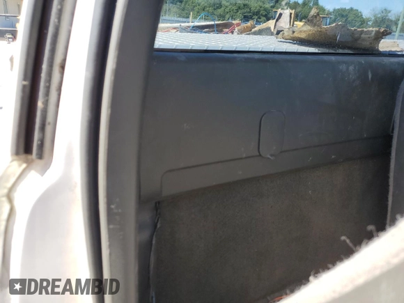 2003 Chevrolet Silverado 1500 Work Truck z VIN 1GCEC14X45Z194724, wystawiony jako Copart lot #64786374 z przebiegiem Nie podano mil oraz Szkoda całkowita • Salvage title. Historia ofert i sprzedaży dostępna na DreamBid. Obrazek 10.
