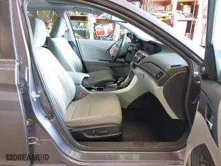 2013 Honda Accord Sdn EX-L with VIN 1HGCR2F82DA266102, listed as a IAAI auction lot 41958268 with 1 mi miles. Bid and sale history available at carsss.com. Image 5.