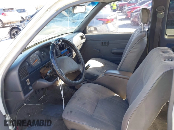1992 Toyota Pickup DLX with VIN JT4RN93P9N5064411, listed as a IAAI auction lot 41787535 with 170,294 mi miles and . Bid and sale history available at DreamBid. Image 5.