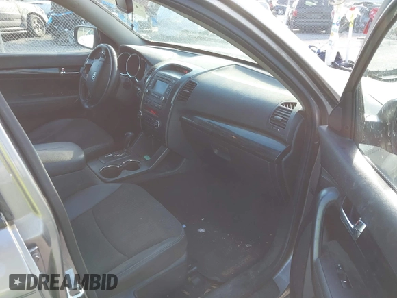 2012 Kia Sorento EX with VIN 5XYKUCA63CG300289, listed as a IAAI auction lot 41751407 with 141,310 mi miles. Bid and sale history available at carsss.com. Image 5.