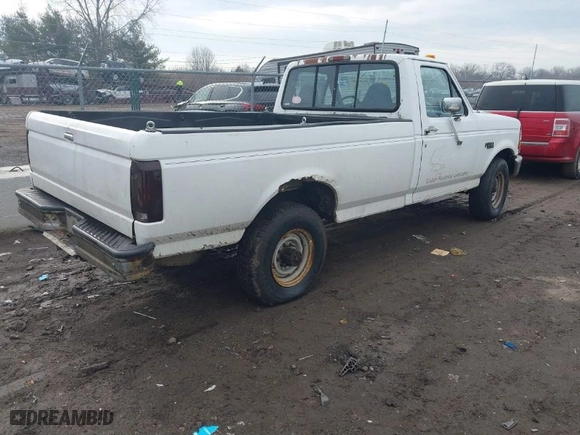 1996 Ford F-250 HD with VIN 1FTHF25HXTEA54523, listed as a IAAI auction lot 41646186 with 206,050 mi miles. Bid and sale history available at carsss.com. Image 4.