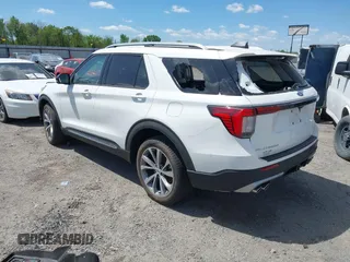 2025 Ford Explorer Platinum z VIN 1FMWK8HC0SGA53398, wystawiony jako IAAI lot #41999876 z przebiegiem 3 319 mil mil oraz . Historia ofert i sprzedaży dostępna na DreamBid. Obrazek 3.