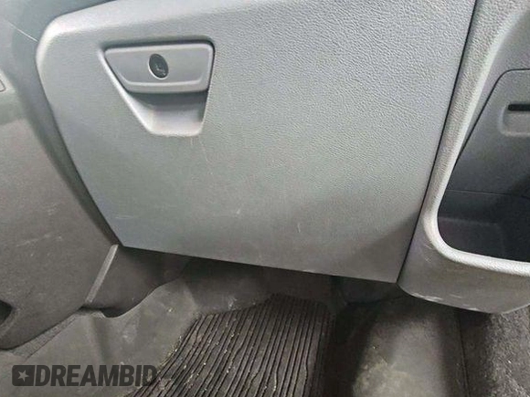 2019 Ford Transit z VIN 1FTYR1YG8KKB48131, wystawiony jako IAAI lot #42624631 z przebiegiem 115 298 mil mil oraz . Historia ofert i sprzedaży dostępna na DreamBid. Obrazek 4.