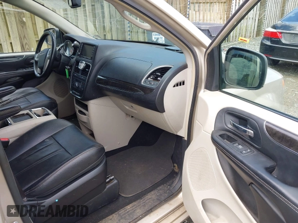 2014 Chrysler Town & Country Touring with VIN 2C4RC1BG2ER413257, listed as a IAAI auction lot 42181370 with 163,374 mi miles and . Bid and sale history available at DreamBid. Image 5.