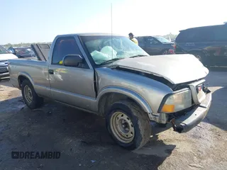 2003 GMC Sonoma SLS with VIN 1GTCS14H838201017, listed as a IAAI auction lot 41982195 with 281,585 mi miles. Bid and sale history available at carsss.com. Image 1.