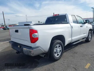 2017 Toyota Tundra SR z VIN 5TFUY5F12HX677173, wystawiony jako IAAI lot #41593761 z przebiegiem 186 206 mil mil oraz . Historia ofert i sprzedaży dostępna na DreamBid. Obrazek 4.