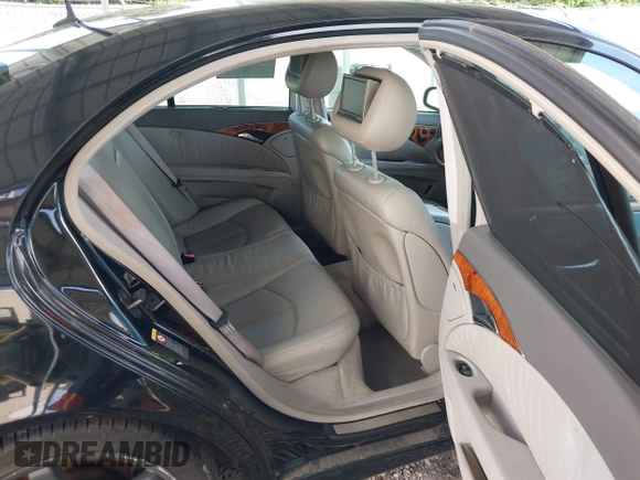 2005 Mercedes-Benz E-Class 3.2L with VIN WDBUF65J05A634879, listed as a IAAI auction lot 39904592 with 4,835 mi miles. Bid and sale history available at carsss.com. Image 8.