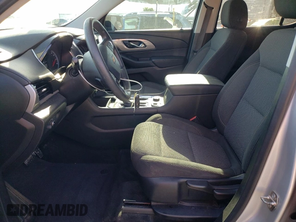 2019 Chevrolet Traverse LS z VIN 1GNERFKW6KJ269043, wystawiony jako Copart lot #53783705 z przebiegiem 98 910 mil mil oraz Nie do naprawy • Non repairable. Historia ofert i sprzedaży dostępna na DreamBid. Obrazek 7.